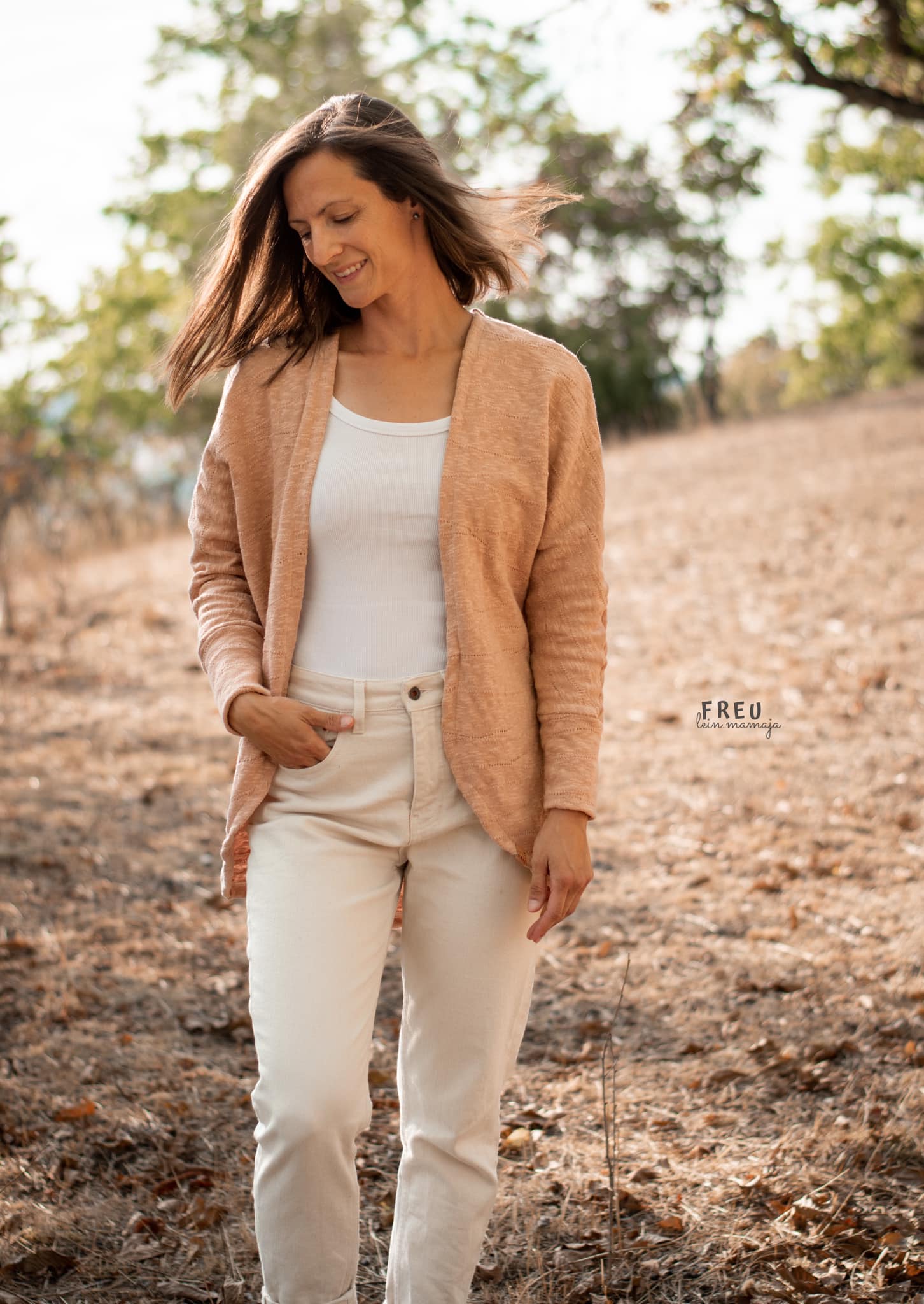 schnittmuster-cardigan-fuer-damen-von-meine-herzenswelt-Julia-Schwarz