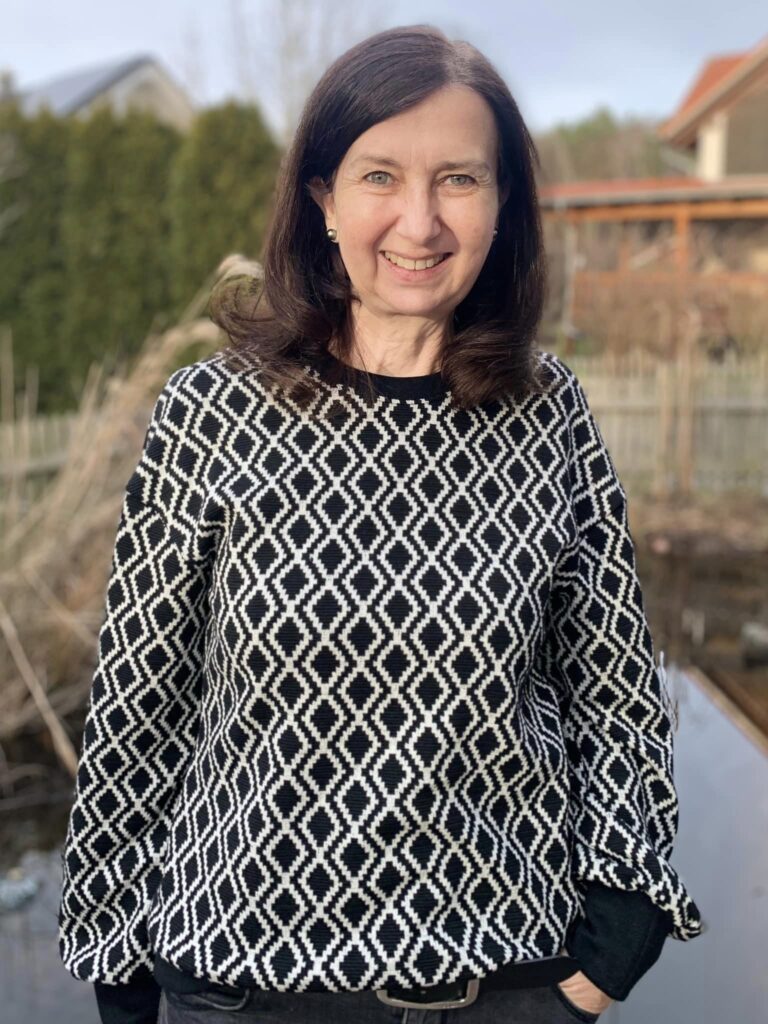 Visby_Pullover_Schnittmuster_Nähen_Meine_Herzenswelt_Conny_Mislinger1