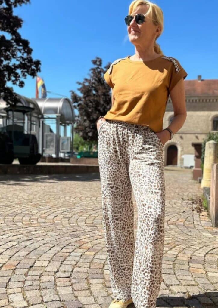 25 35 Kundenbeispiel Nähen Ü50 Sommerhose nähen Stoffhose nähen Schnittmuster Ursel Wessel Meine Herzenswelt (3)